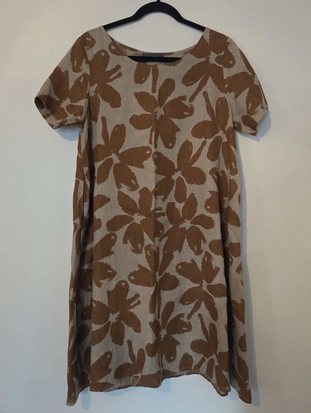 Neirami Women's Short Sleeve Floral A-Line Linen Dress in Tan and Cream Medium